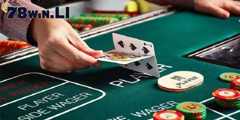 Cách tính điểm bài Baccarat khác với bài Tiến lên.